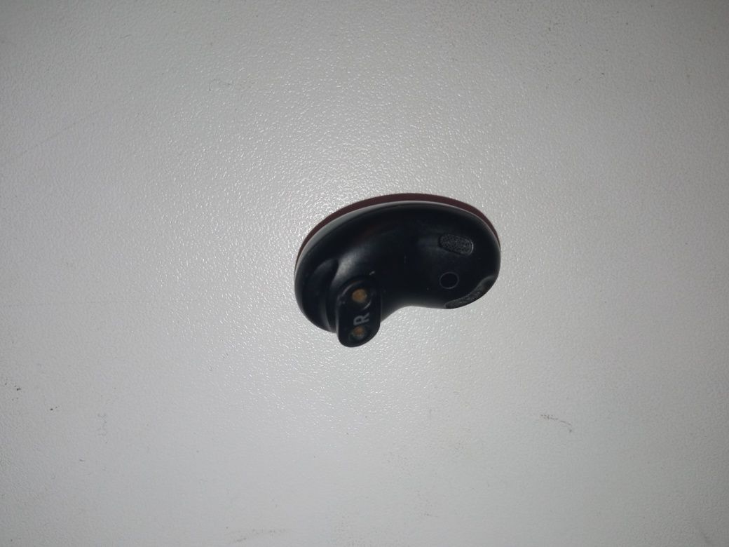 Galaxy buds live
