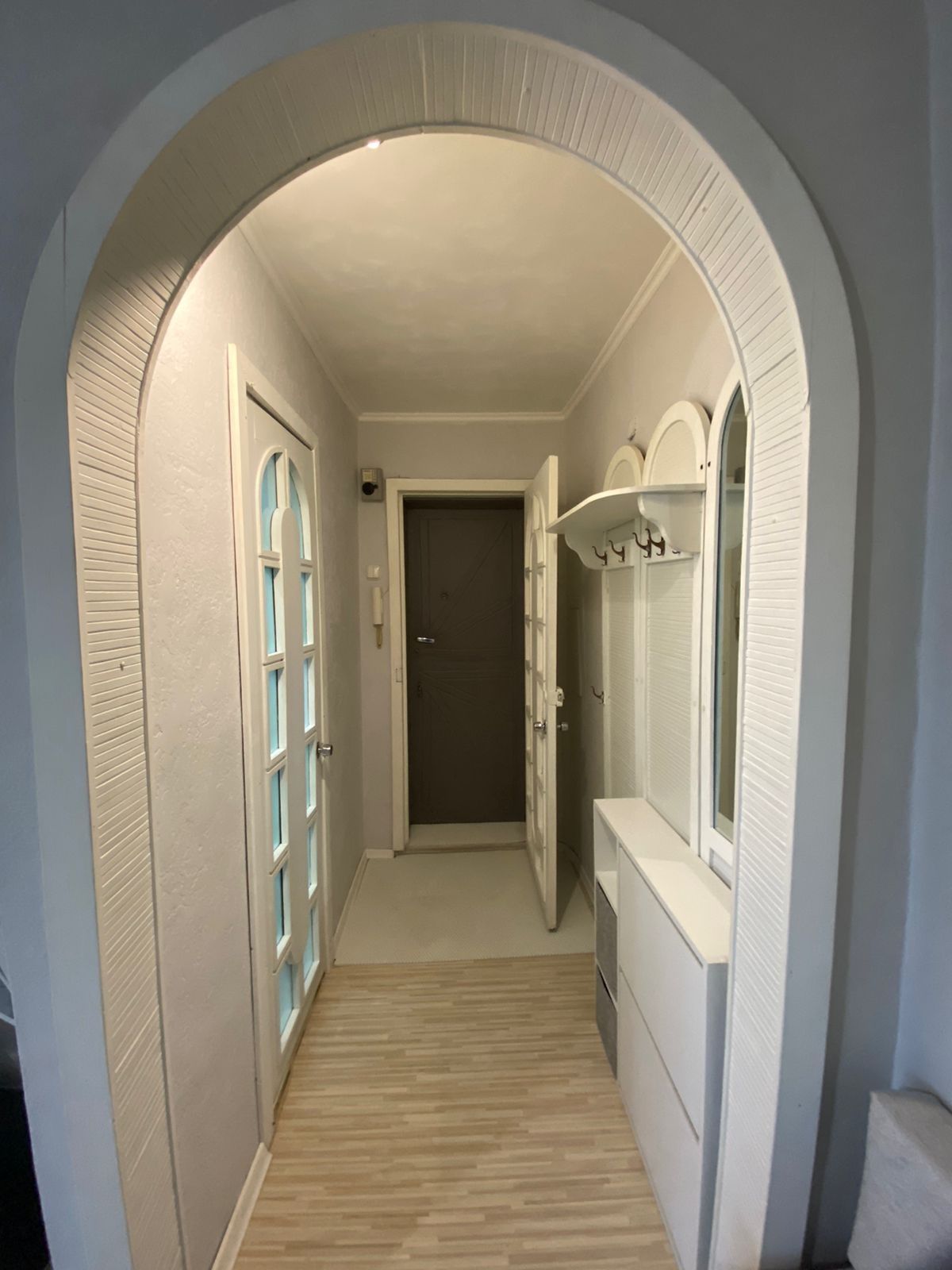 Продам 3-х комнатную квартиру 58 кв.м,  4/5 эт, центр