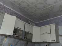 кухонный гарнитур и шкаф