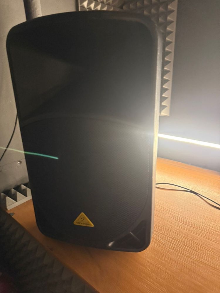 Колонки Behringer и пульт