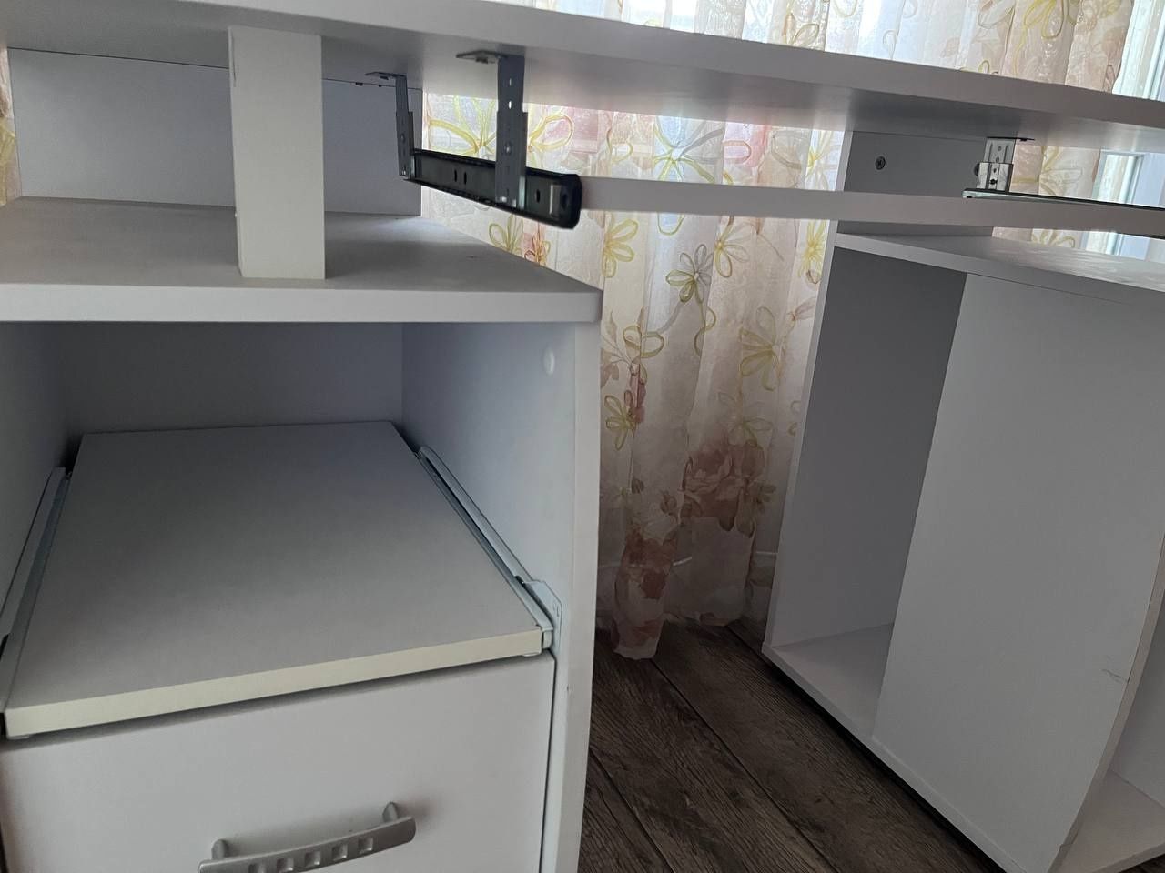 Компьютерный/письменный стол