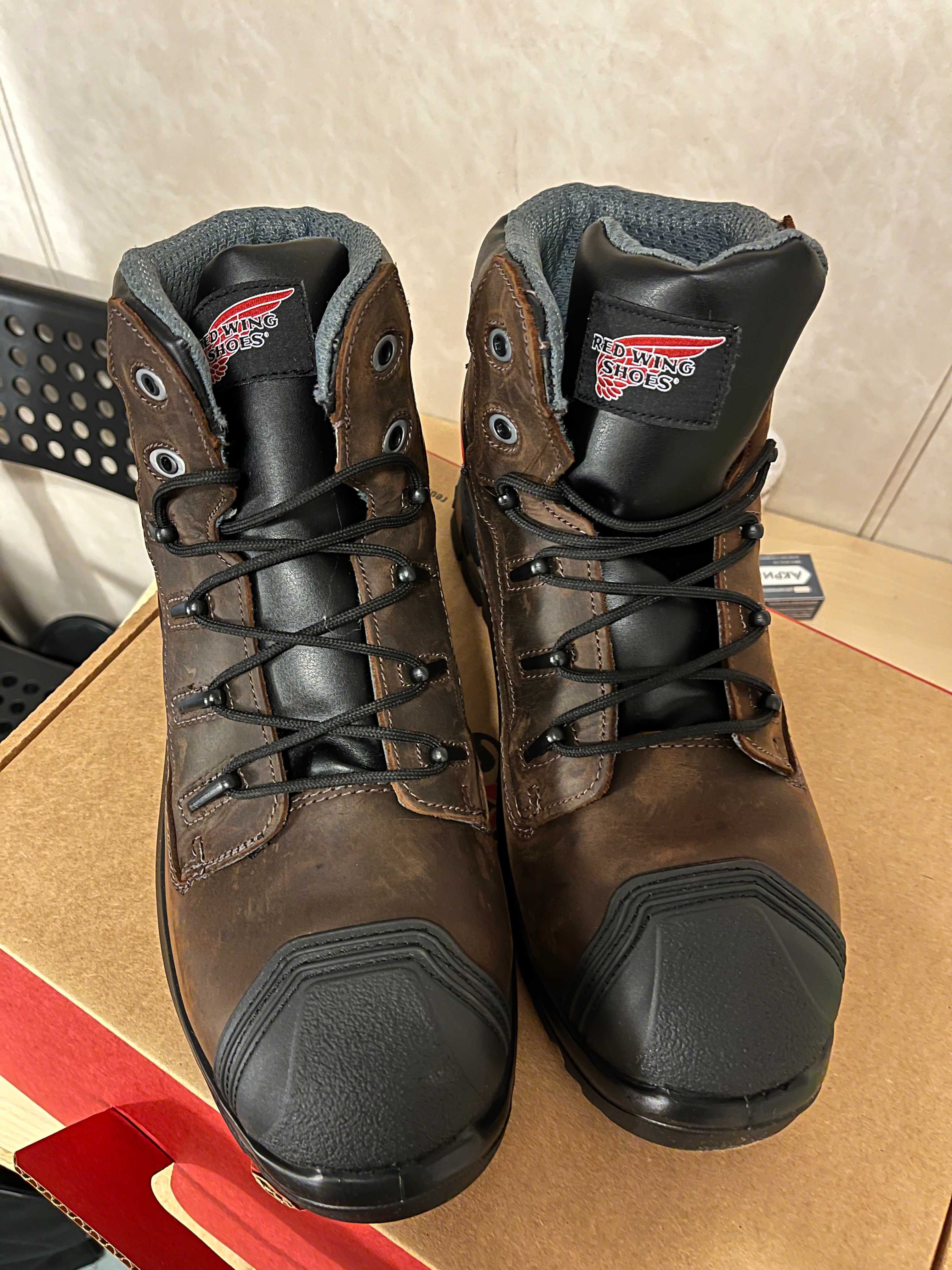 Продам новую спецобувь Red Wing. Размер - 42