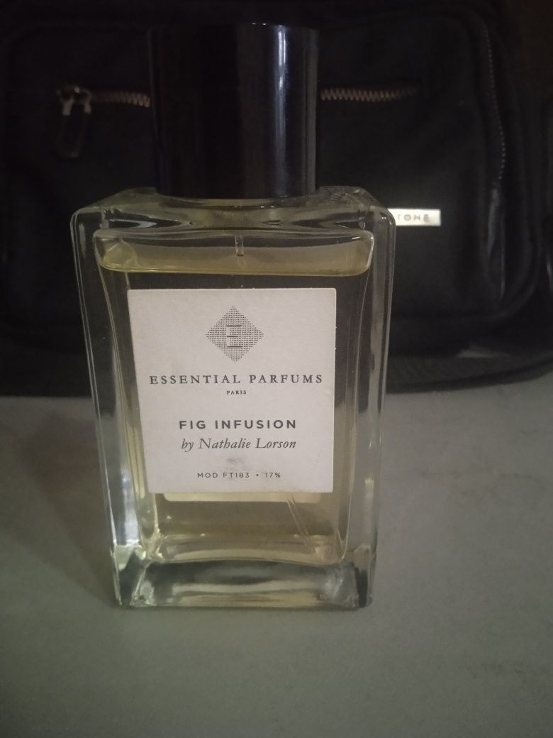 Продам духи essential parfums