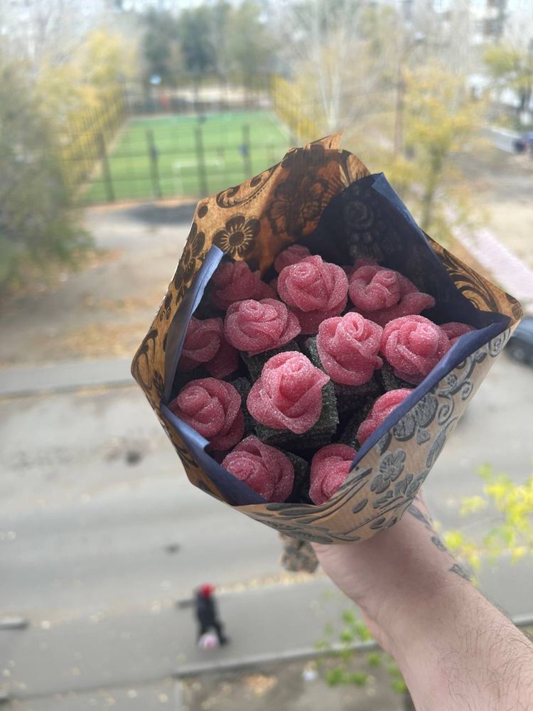 Цветы из атласных лент и мармелада
