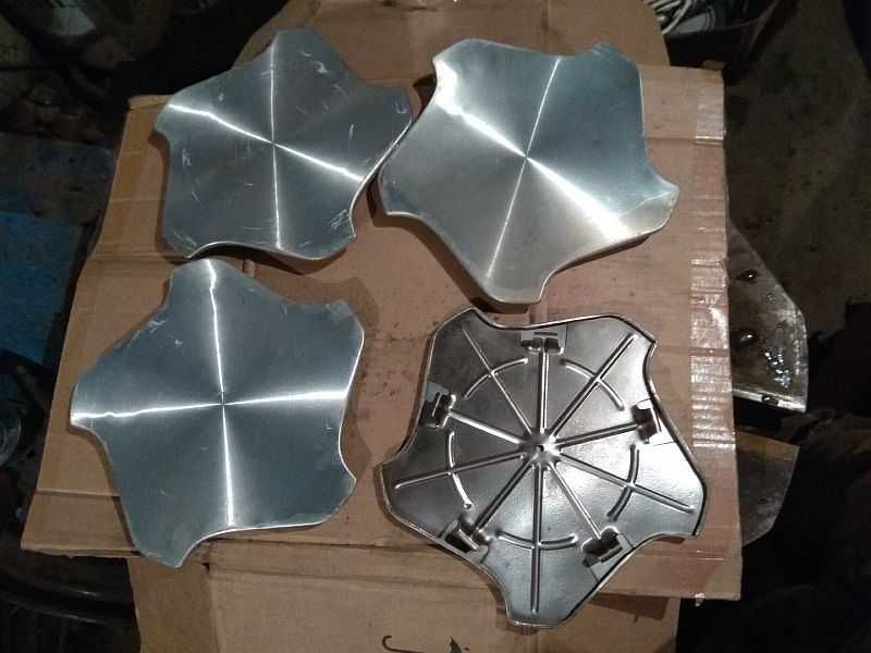 Продам колпаки для литых дисков. 20000 тг. за 4 штуки.