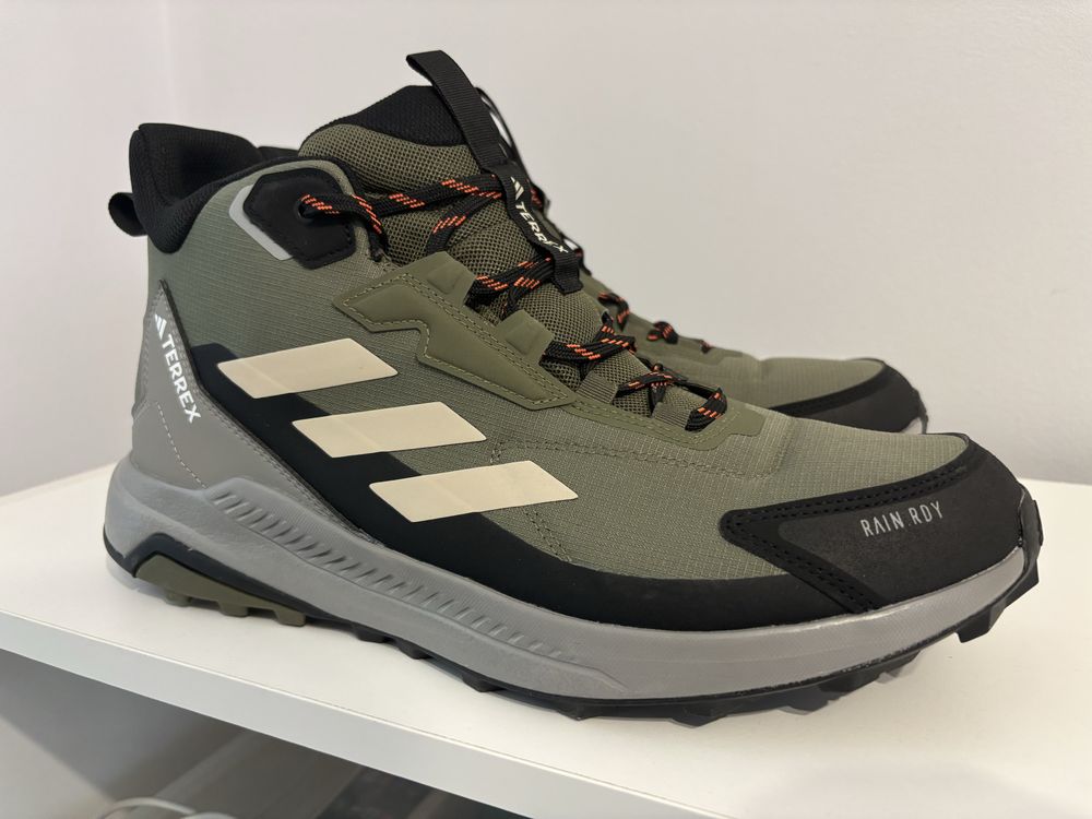 Продам Мужские Кроссовки Adidas Terrex original новые размер 44-45