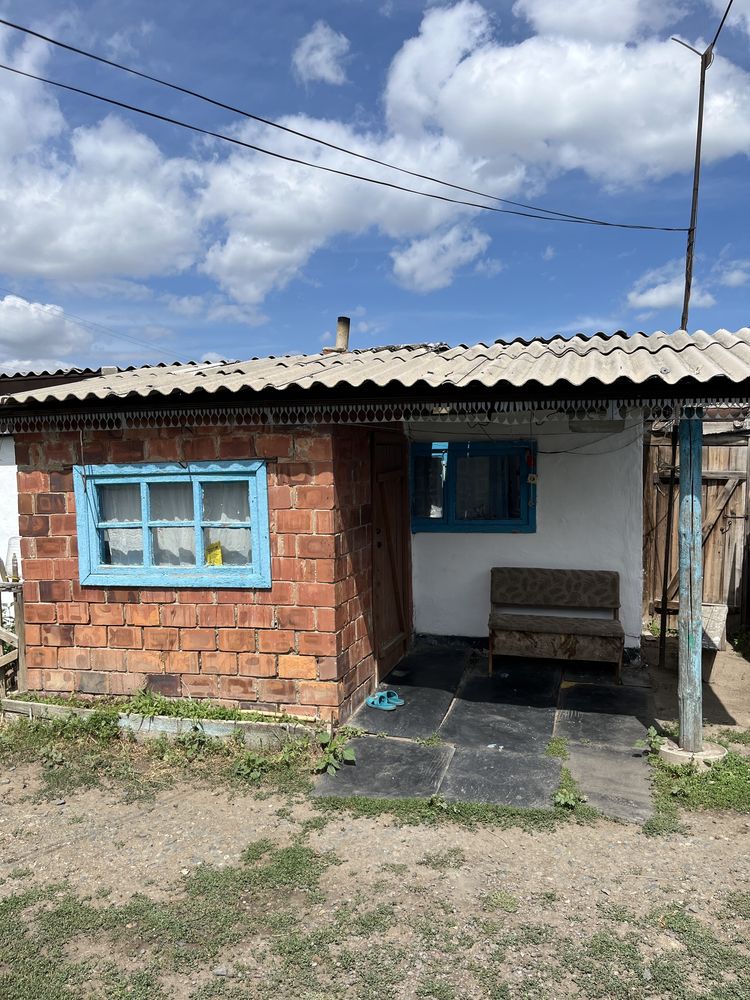 Продам дом в селе Айнаколь( Потанина)