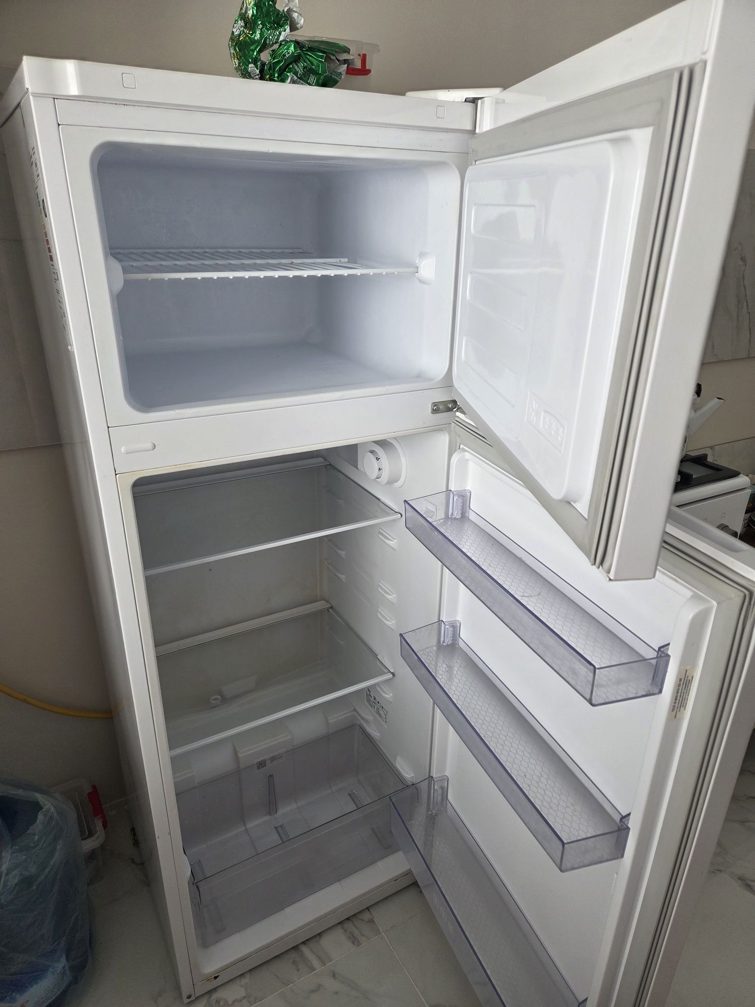 Холодильник  beko