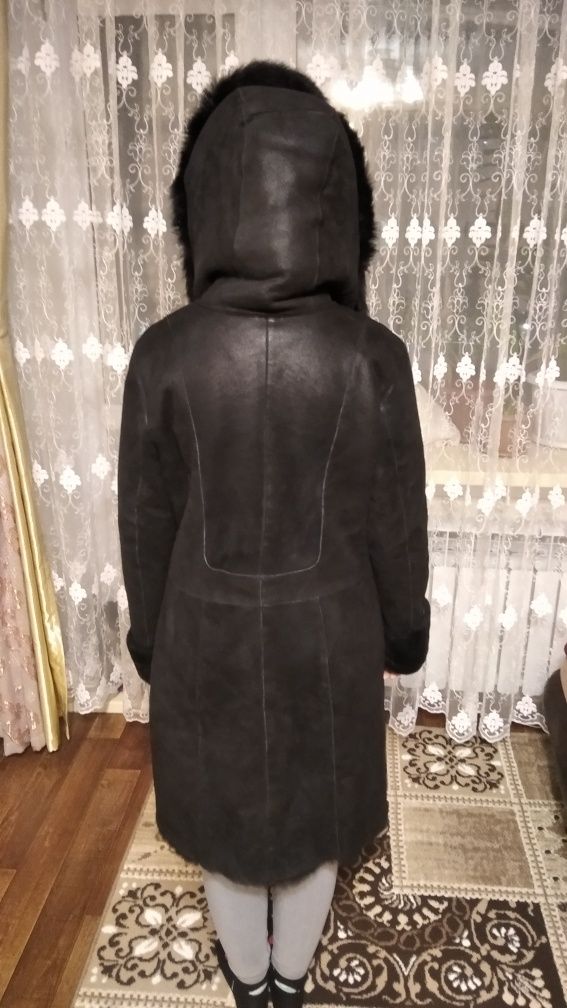 Здравствуйте. Продам женскую дубленку.