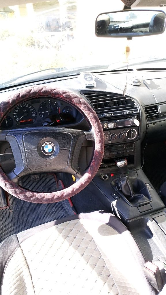 Продам машину бмв е 36