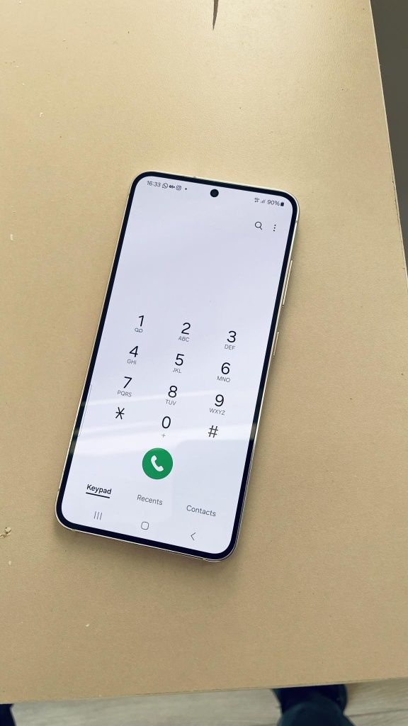 Купил недавно Samsung S23, батарея хорошая, 2 симки, 8,128гб, продаю д