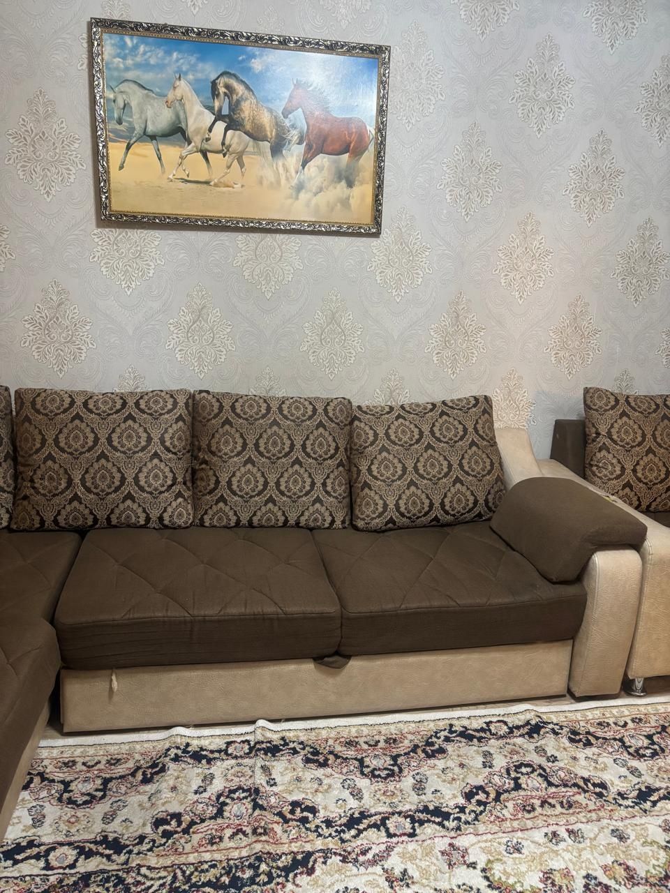 Продам диван с креслом