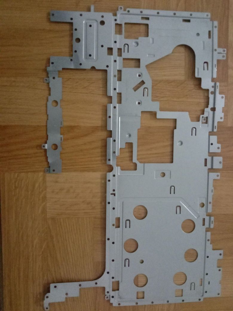 Металлический элемент от нижние части корпуса ноутбука Lenovo B50-45