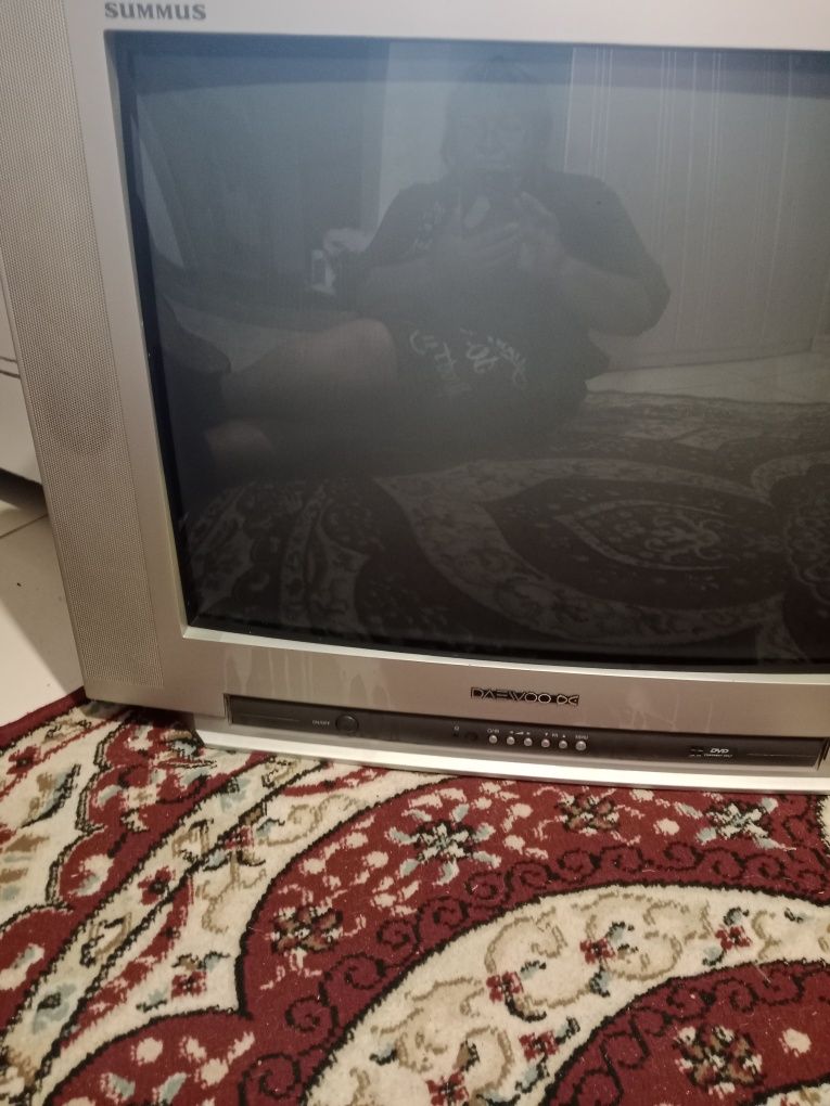 Телевизор продам