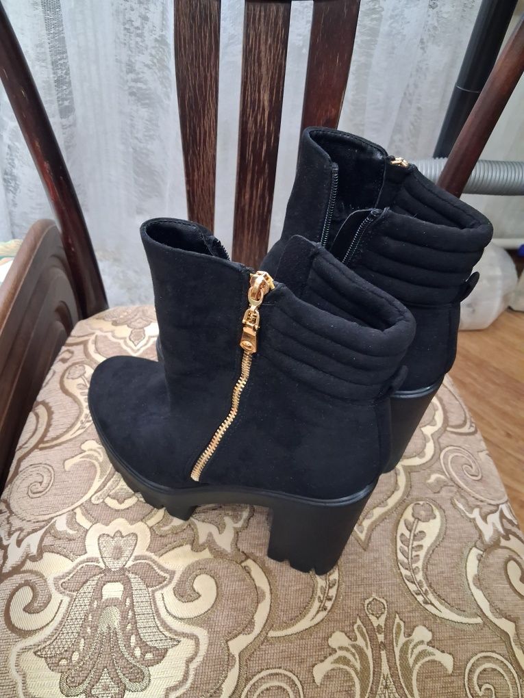 Продам сапоги демисезон 39