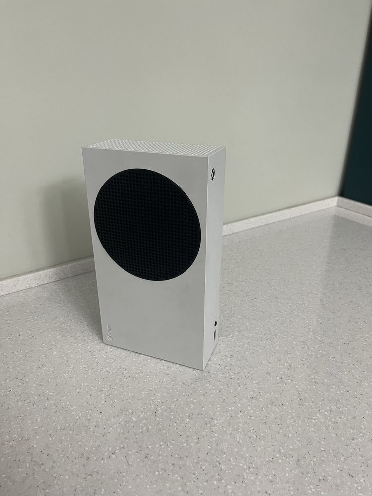 xbox series s с 2 джойстиками