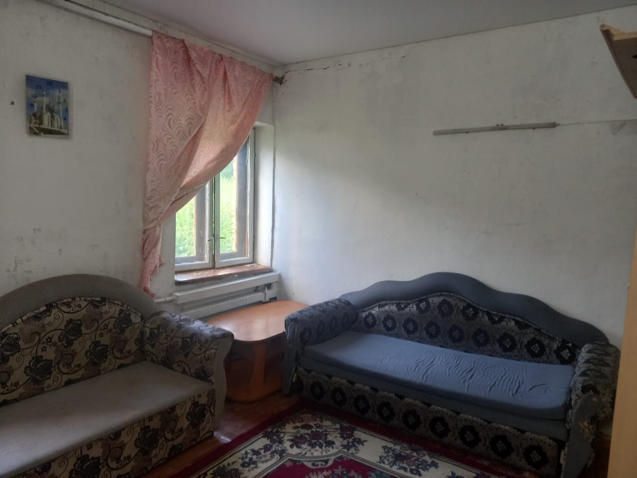 Продам комнату в бывшем общежитии .