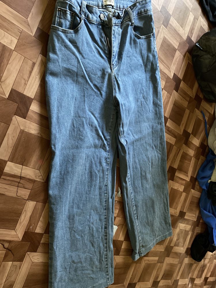 Продам джинсы