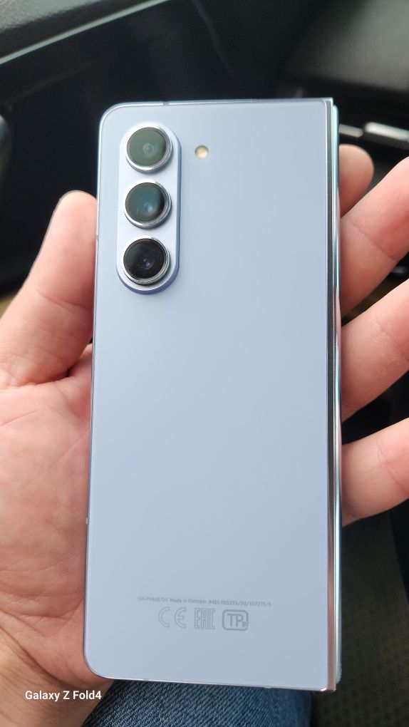 Samsung Galaxy Z Fold5