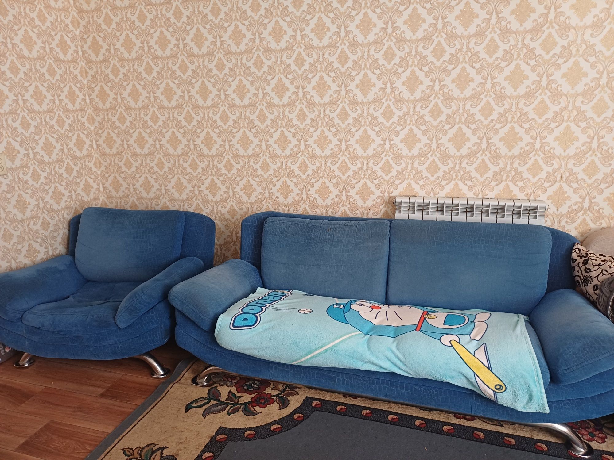 Продам мегкую мебель  .диван  и 2 кресла