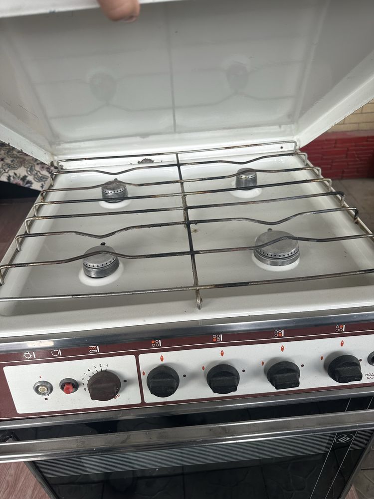 Продам газовую плиту с духовкой (СССР, рабочая)