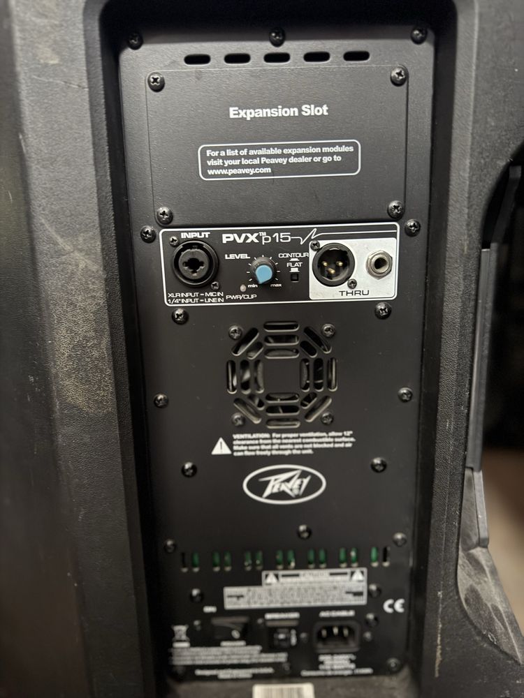 Активную акустическую систему   Peavey PVXp 15