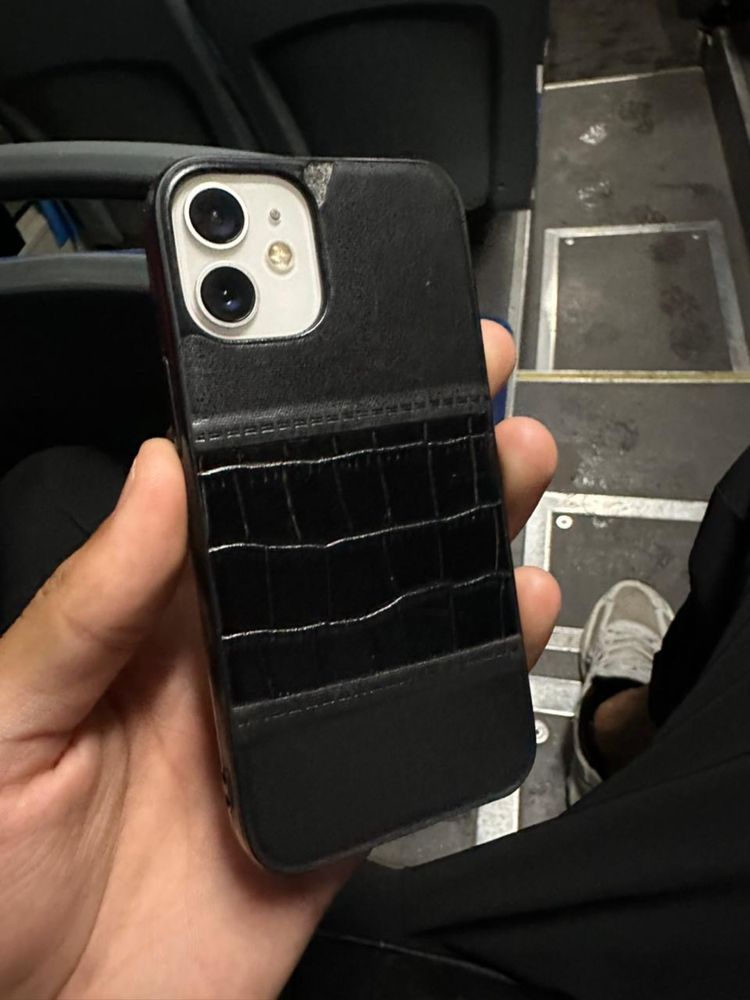 Продам Iphone 12 mini