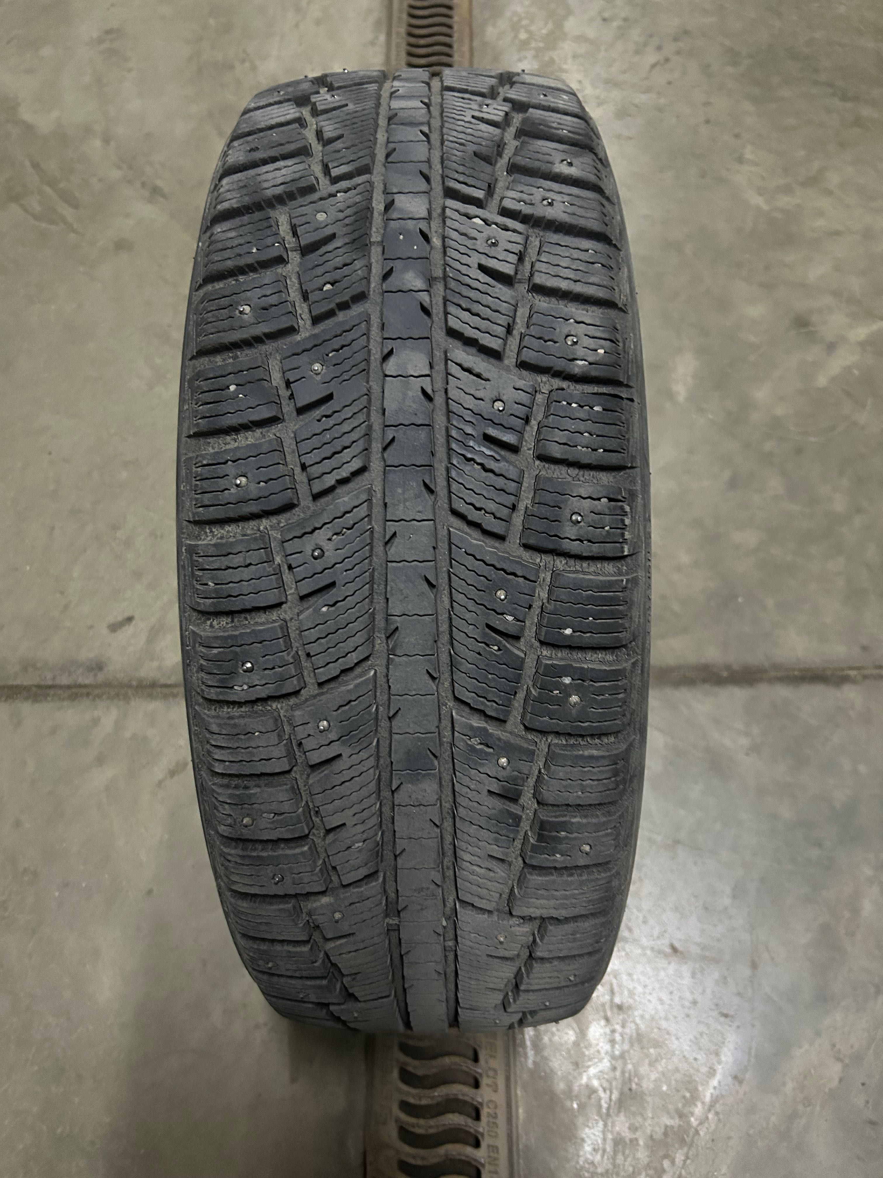 Шина зимняя б/у размер 225/60R17