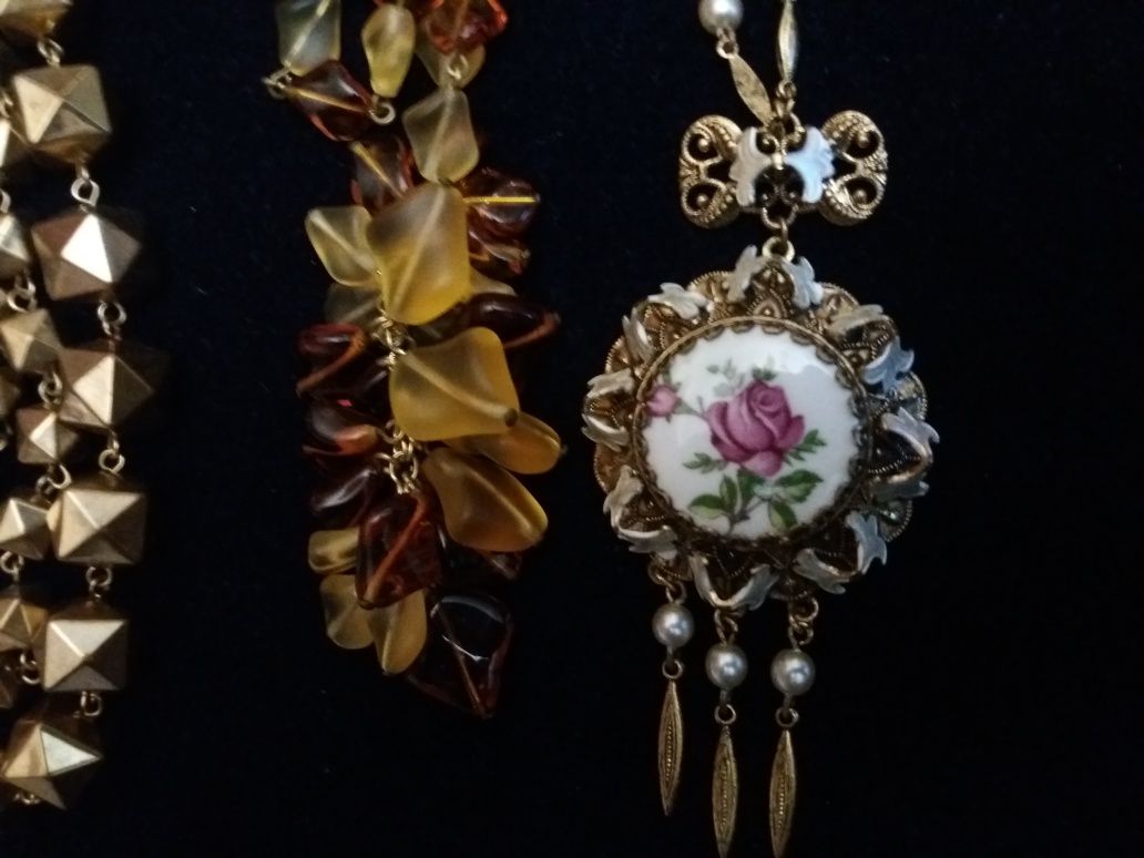 Клипсы Саrolee LegacyСША,Италия,Япония,Англия,Австрия.БусыЧехословакия