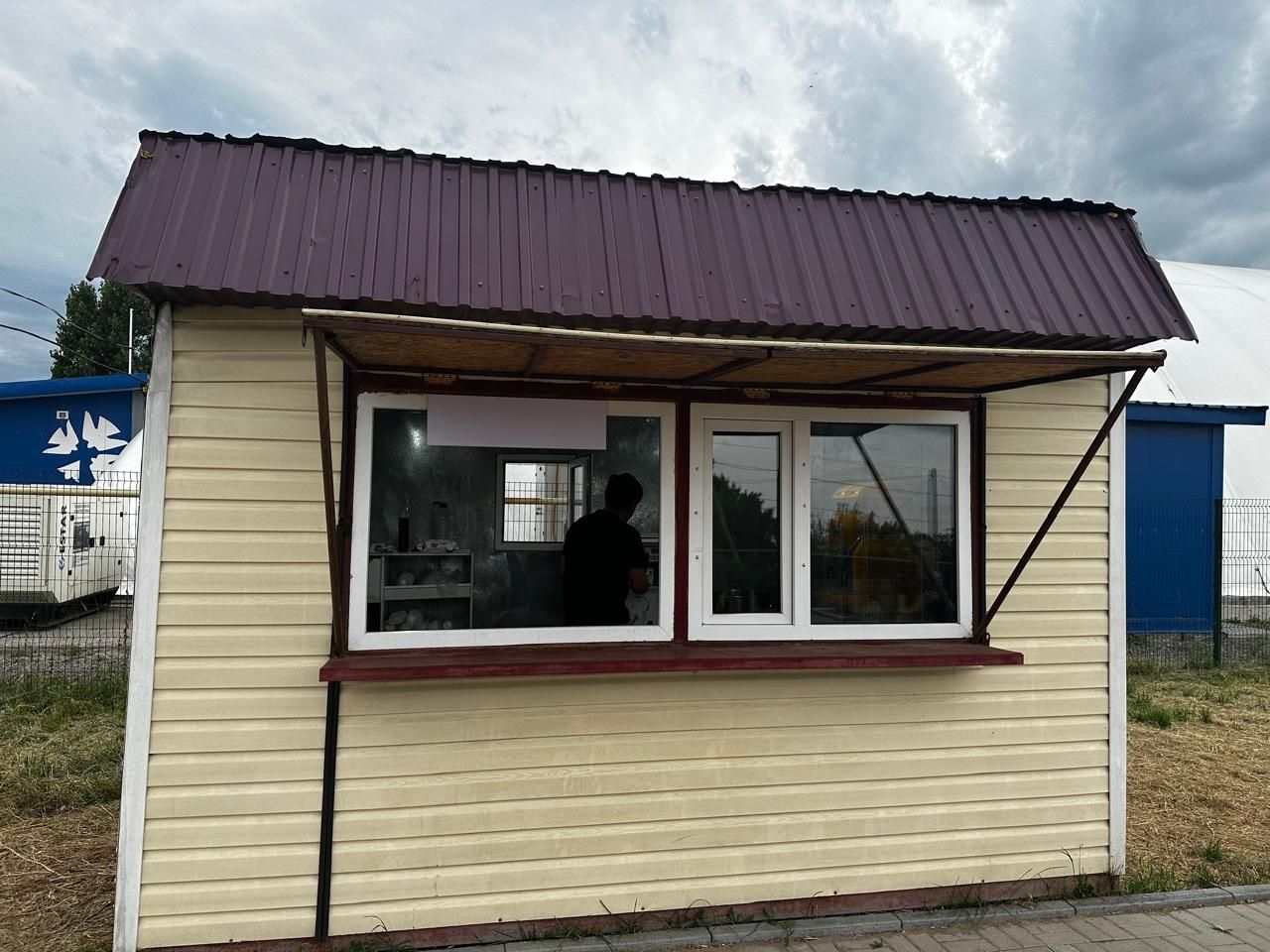 Продаётся киоск 3.5×4.5 м — хорошее состояние, недорого