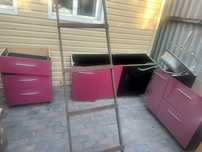 Отдам кухонные столы сломанные бесплатно самовывоз