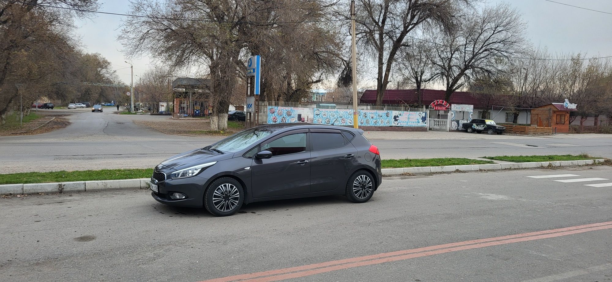 Колпаки 4 шт на R 16 универсальные подходят на все виды авто