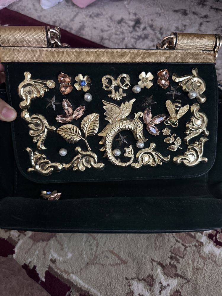 Сумка Dolce&Gabbana 3-4 рет қолданылған кожа сумка 1-2тасытүсіп калған