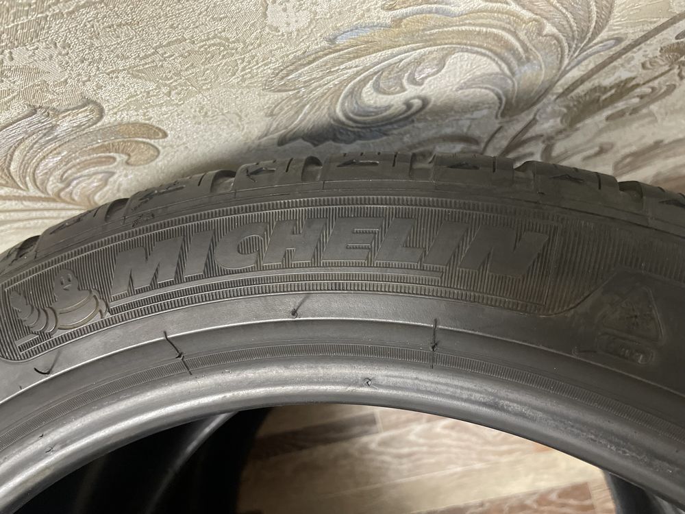 R18.MICHELIN 255-40 зимние.