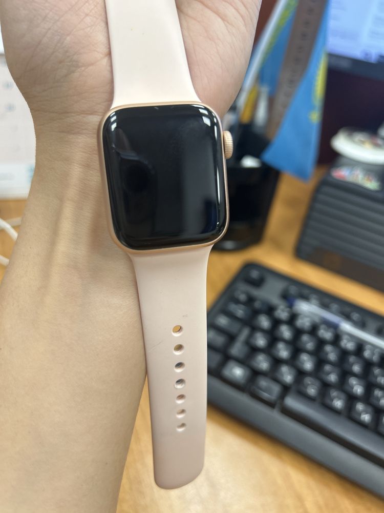 Apple watch SE 40мм