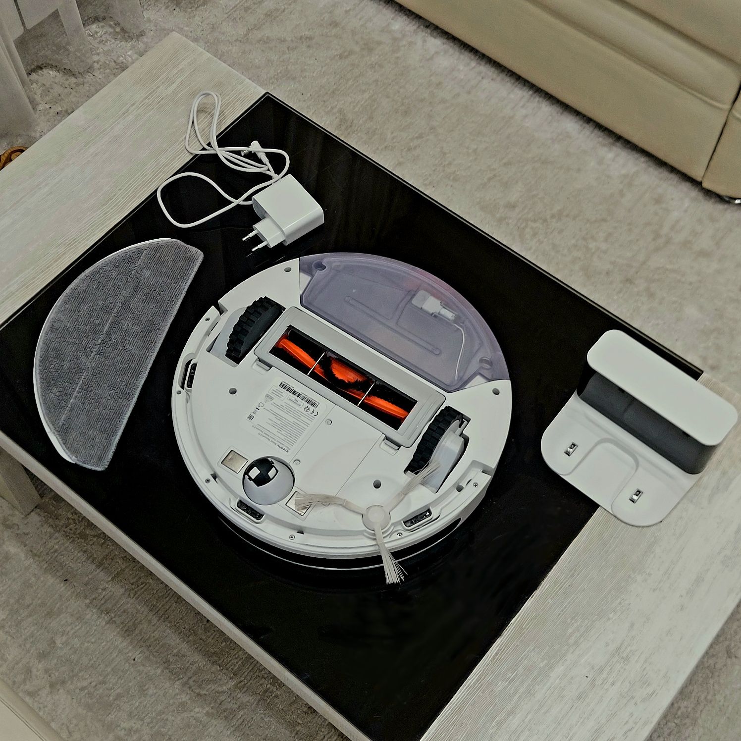 Робот пылесос Xiaomi Robot Vacuum E10, Умная уборка, Как новый