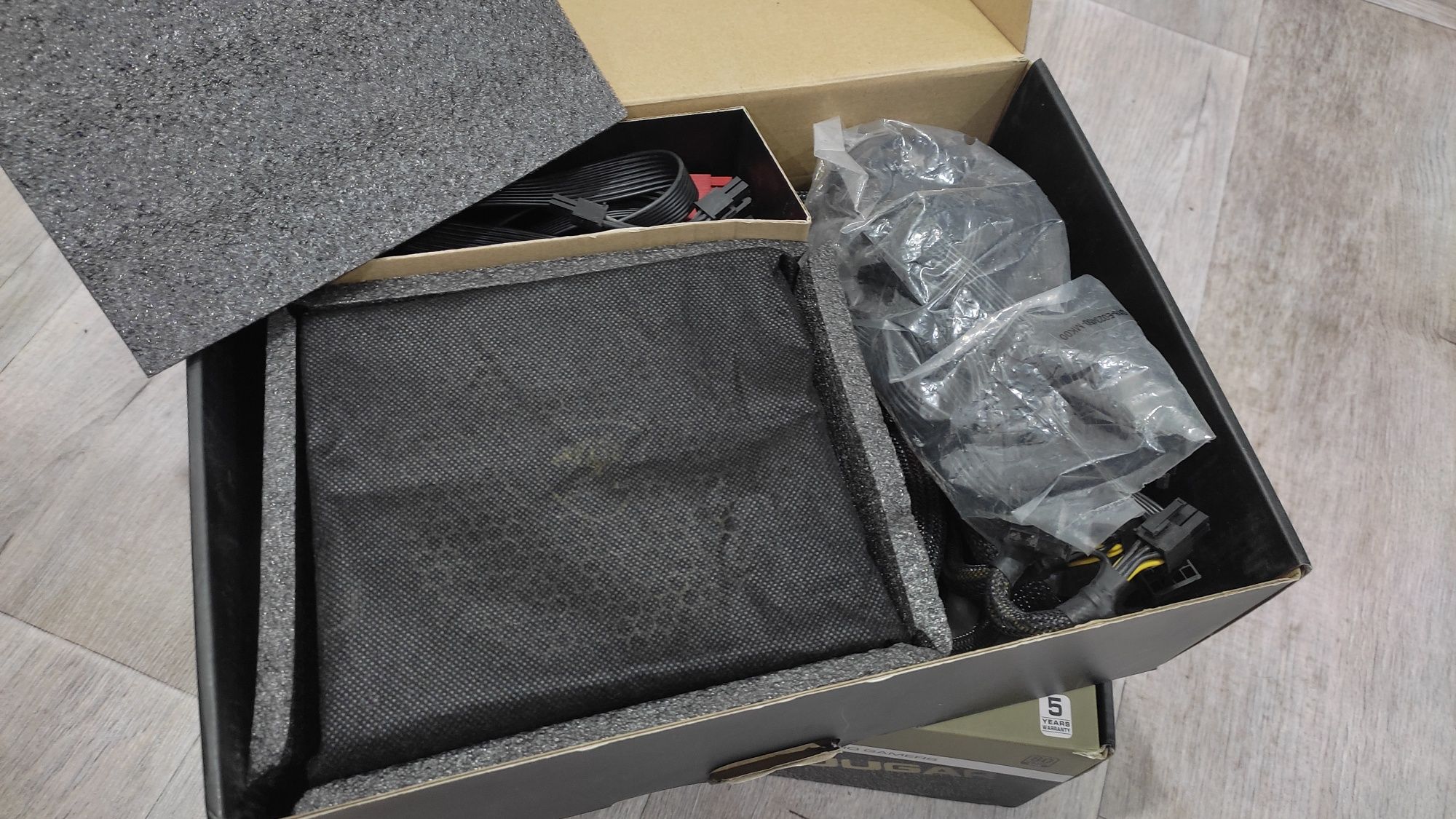Блок питания Cougar GX1050 GOLD