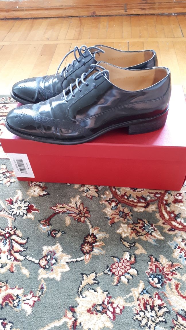 Женская обувь Santoni, Ferragamo, Philippe model Paris, Adidas boost