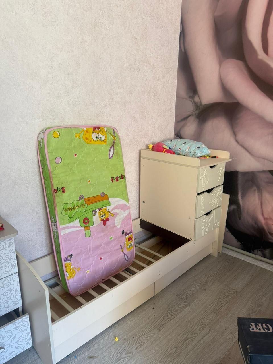 Продаётся детская кроватка с матрасиком