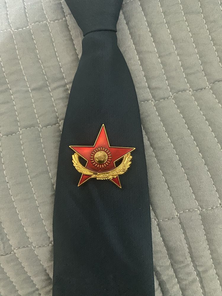 Военная беретка и галстук с зажимом для нвп.