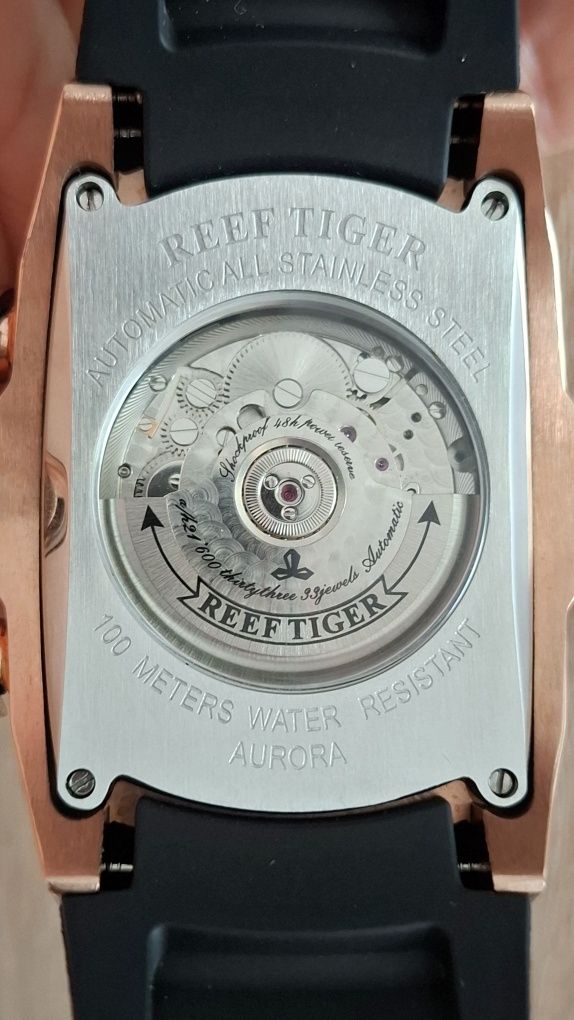 Часы наручные мужские REEF TIGER