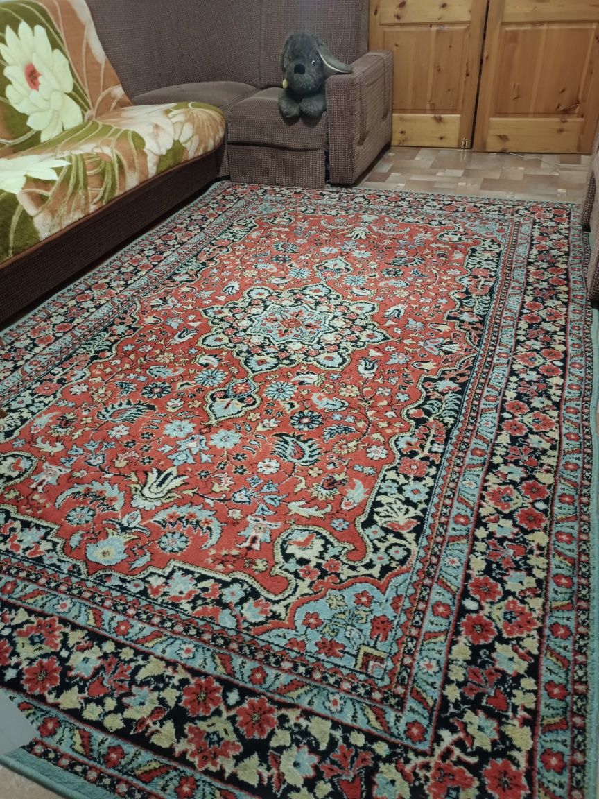 Ковёр шерстяной .