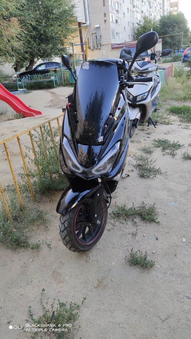 Продам скутер Макси