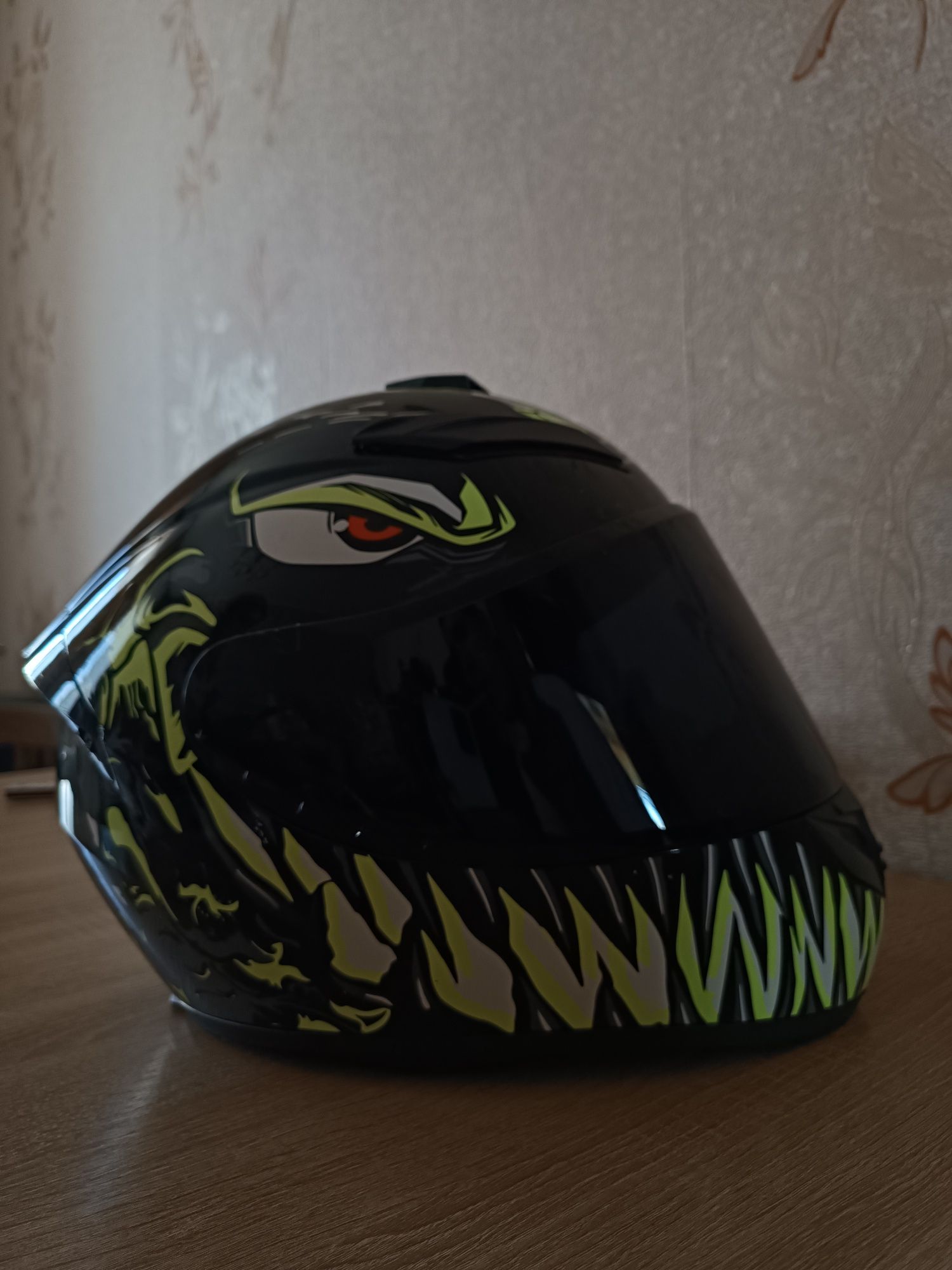 Продам шлем каску