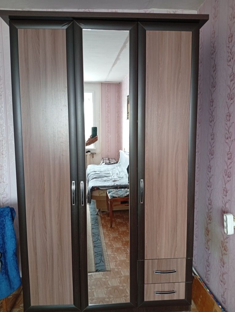 Продаю шкаф для одежды