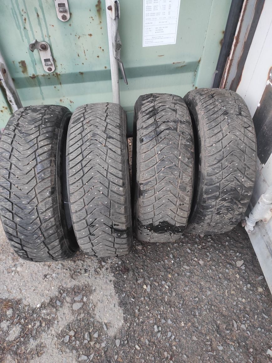 Продам Шины, колеса, резину для красовера, минивена 225х60х17 зимняя