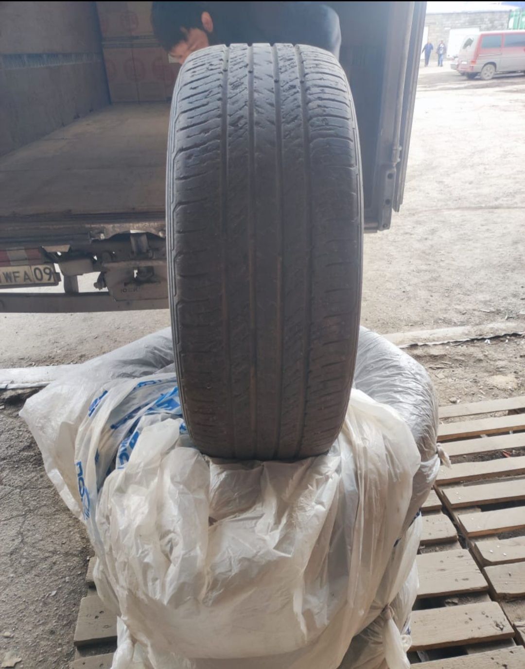 В продаже резина r18