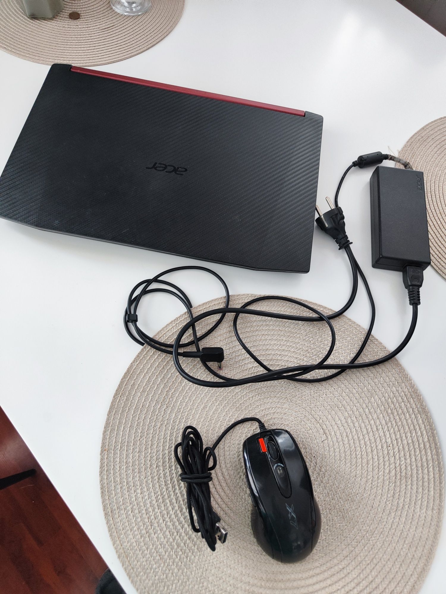 Ноутбук Aser мощный  
Acer Nitro AN515-52 Подходит для игр, учебы