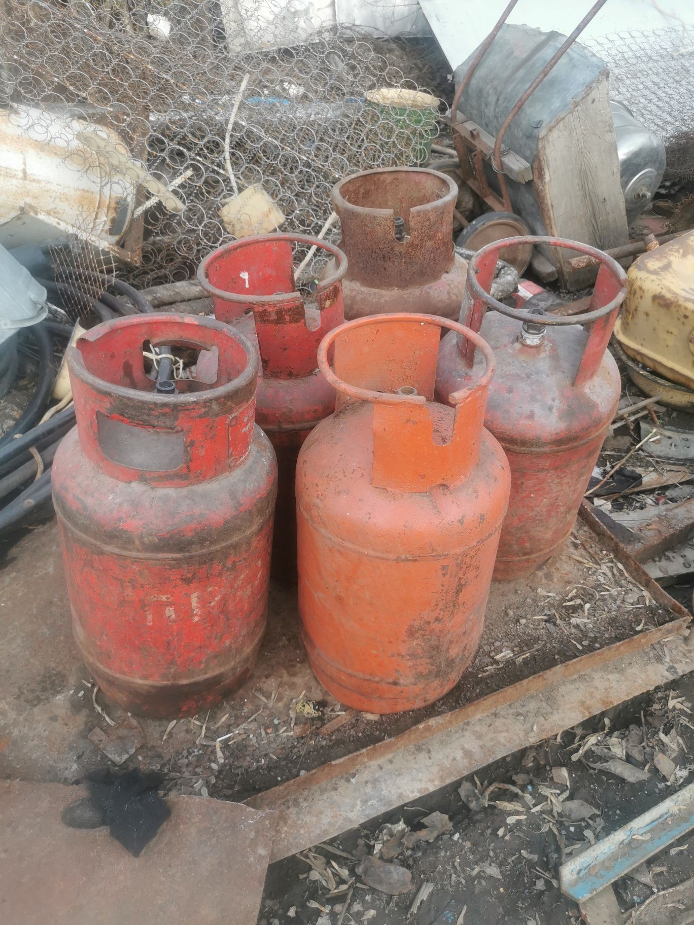 Продам газовые баллоны