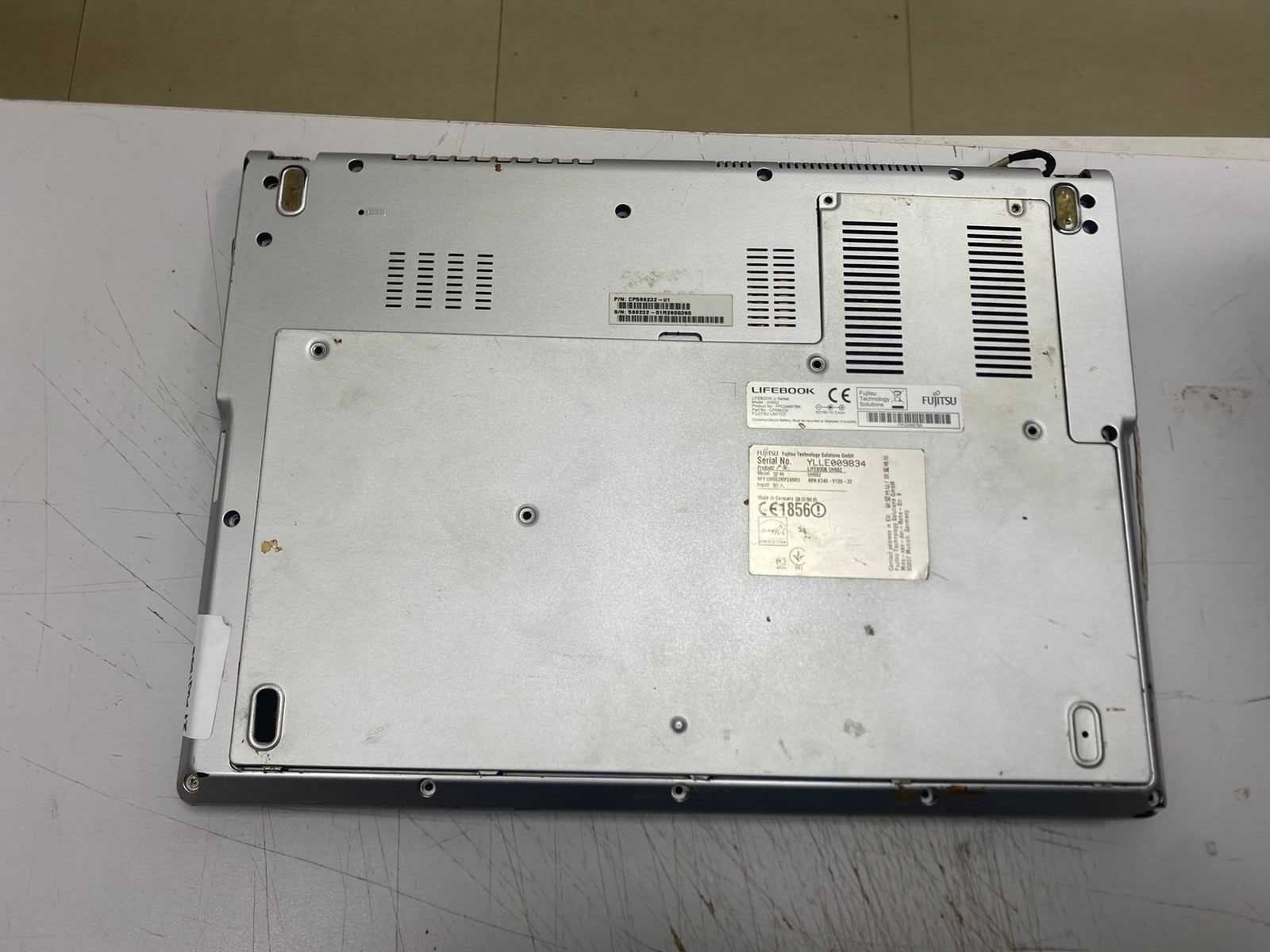 Fujitsu UH552 Windows 8